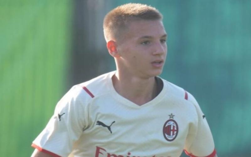 AC Milan Punya Striker Muda Sensasional, Sudah Cetak 400 Gol Lebih!