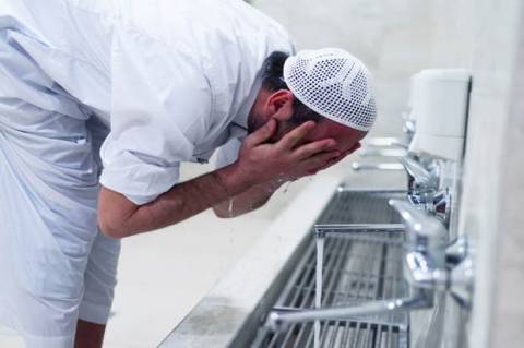 Niat dan Doa Setelah Wudhu Latin dan Artinya Lengkap