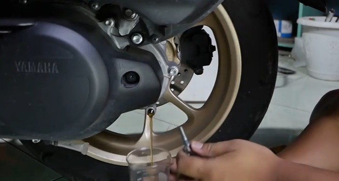 Apa Fungsi Oli Gardan pada Motor Matic? Jantung Utama Kinerja Transmisi