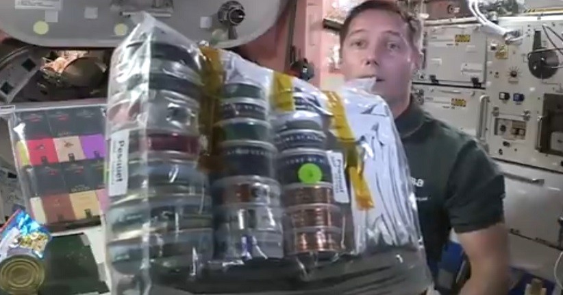Astronot Pamer Makanan yang Dibuat Koki Berbintang Michelin