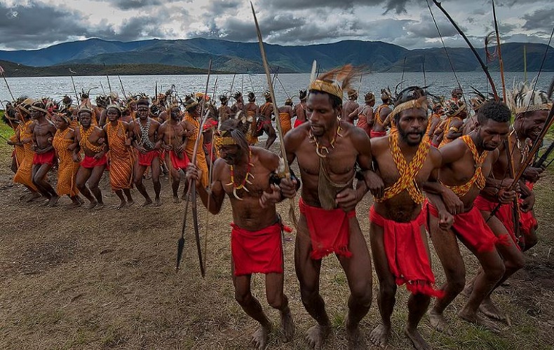 Salurkan Bantuan Beras, Pemprov Papua Barat Sasar Keluarga Orang Asli Papua