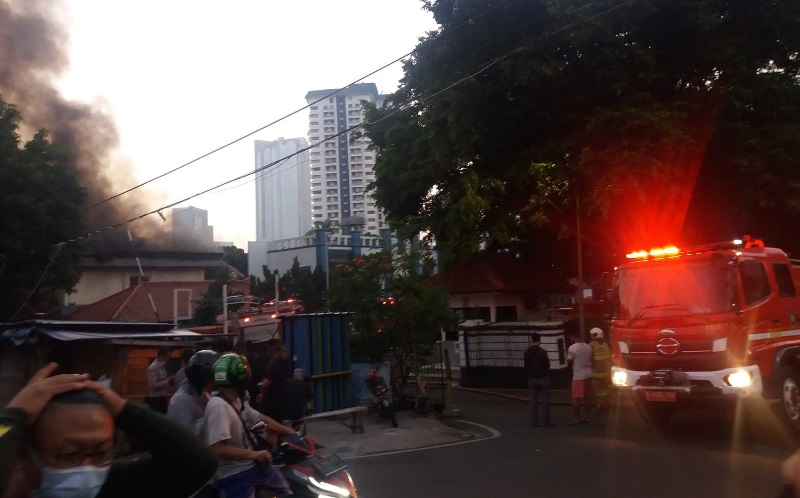 Gedung Farmasi RSAL Mintohardjo Terbakar, Api Hanguskan Tumpukan APD
