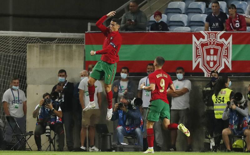 Portugal Bantai Qatar, Cristiano Ronaldo Lewati Rekor Sergio Ramos