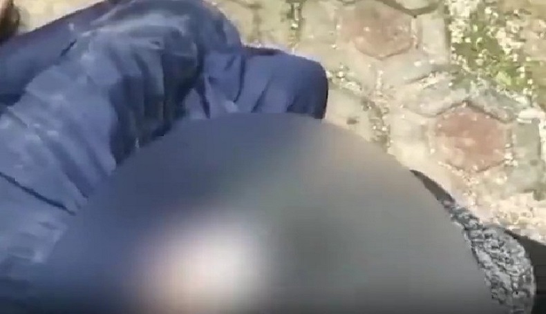 Video Viral Siswi Dianiaya hingga Tak Berdaya, Netizen Marah  