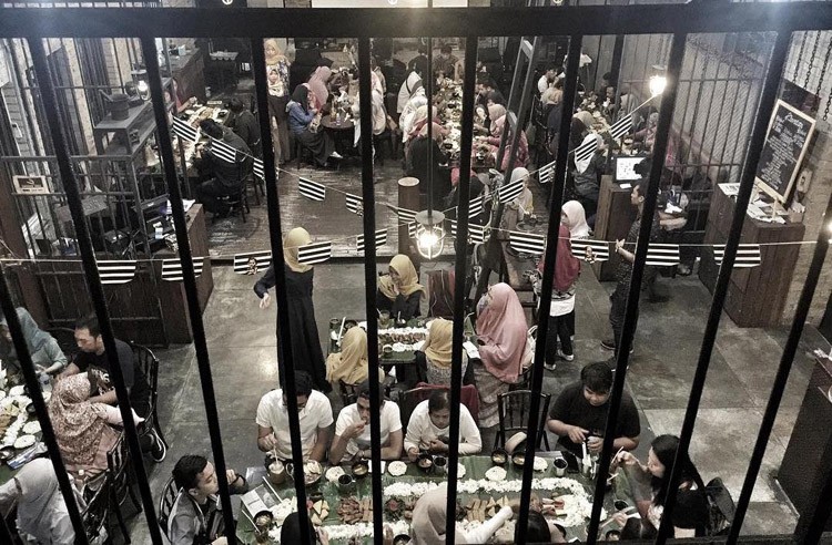 20 Tempat Nongkrong di Jogja, Sajikan Kuliner Unik dengan Lokasi Asyik 