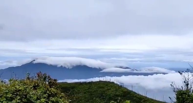Tempat Camping di Lampung Barat, Sensasi Negeri di Atas Awan
