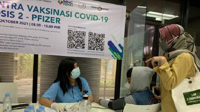 Vaksinasi Covid-19 MNC Peduli Hari Kedua di Kebon Sirih, Peserta Anak-Anak hingga Lansia