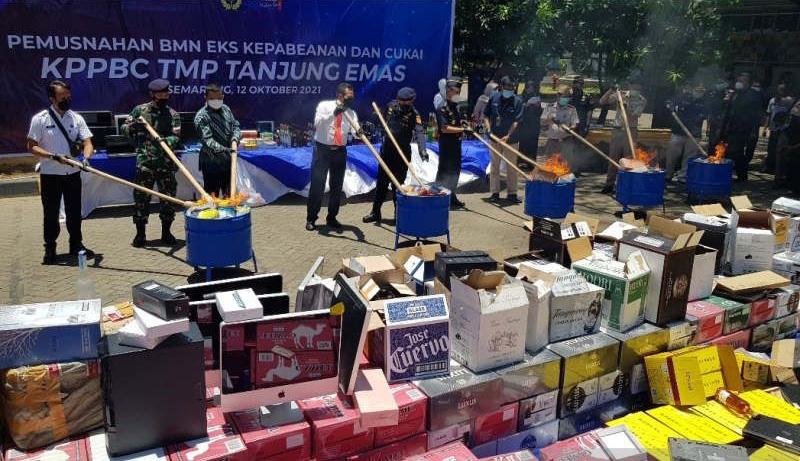 Bea Cukai Semarang Musnahkan Ratusan Unit Mesin Bitcoin Senilai Rp2,1 Miliar
