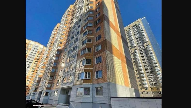 Alami Depresi Pasca-Melahirkan, Ibu Ini Bawa Bayi dan Anak Terjun dari Apartemen Lantai 19