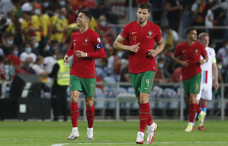 Cristiano Ronaldo Menggila, Portugal Bantai Luksemburg