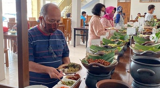 PPKM Jabodetabek Naik ke Level 2, Makan di Restoran Dibatasi 1 Jam