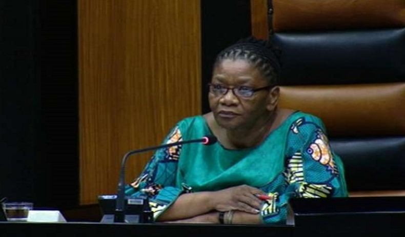 Menegangkan, Menteri Pertahanan Afrika Selatan Disandera Para Veteran di Hotel