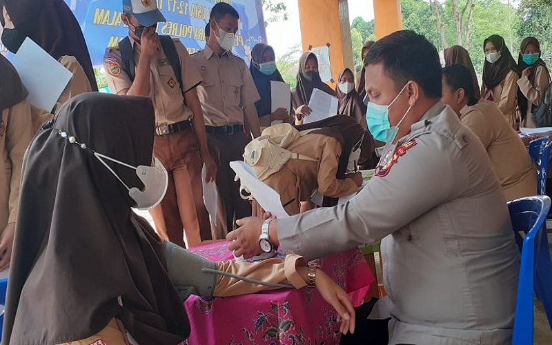 Percepat Vaksinasi, Polsek Pagaralam Selatan Datangi Sekolah