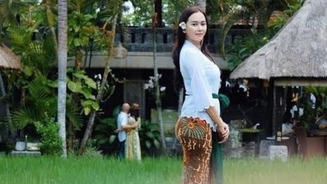 Aura Kasih Ogah Pamer Foto Pakai Bikini: Aku Dulu Anak Pesantren