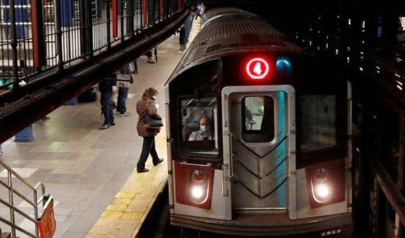 Geger Perempuan Diperkosa di Kereta Commuter, Penumpang Lain Cuma Nonton