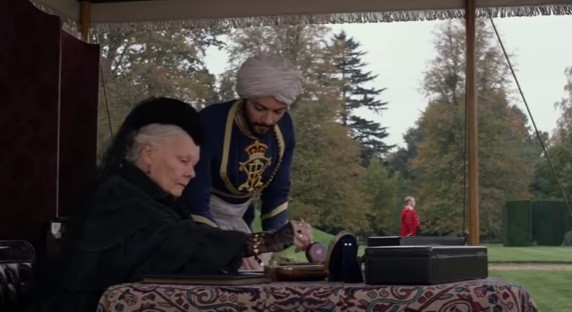 Kisah Ratu Inggris Mengucapkan Alhamdulillah saat Wafat di Film Victoria & Abdul