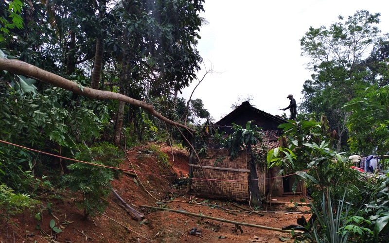Puluhan Rumah di Sukabumi Rusak Diterjang Hujan Deras dan Angin Kencang