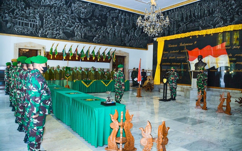 Pangdam Siliwangi Pimpin Sertijab 5 Perwira, Korem 062/TN Kini Dipimpin Kolonel TNI Kosasih