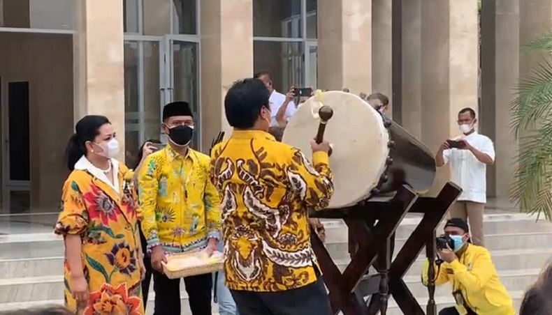 HUT ke-57 Partai Golkar, Airlangga Resmikan Masjid Ainul Hikmah