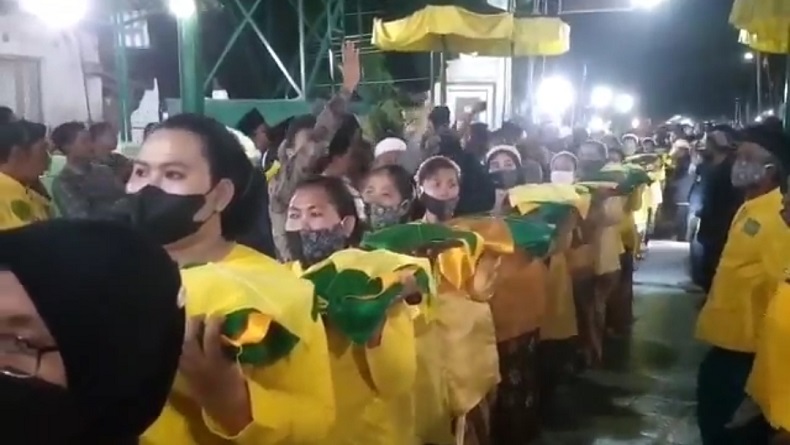 Peringati Maulid Nabi Muhammad SAW, Keraton Kanoman Arak Pusaka Peninggalan Wali Songo