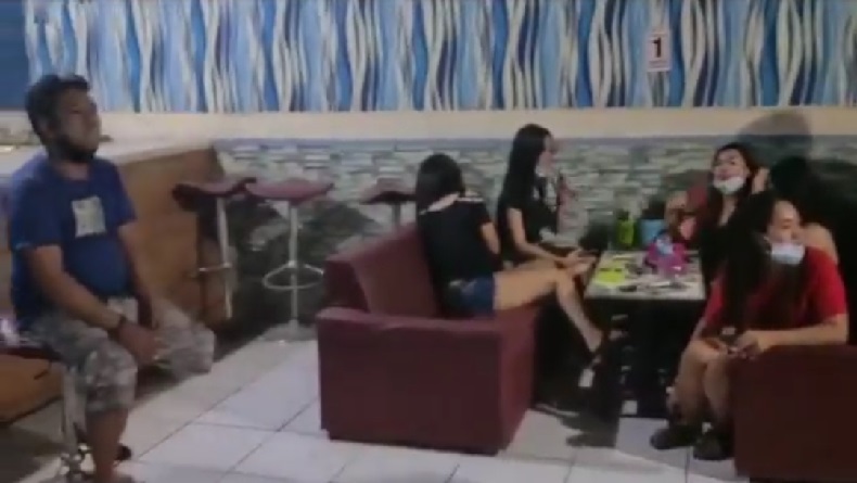Petugas Gabungan Razia Tempat Hiburan Malam di Indramayu, PL Seksi Kocar-kacir