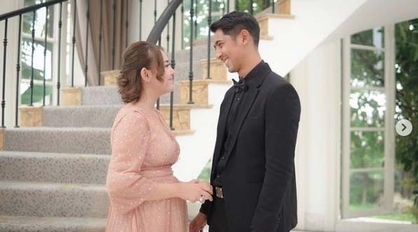 Sempat Jaga Jarak, Arya Saloka Ungkap Hubungannya dengan Amanda Manopo: Kami Seperti Keluarga