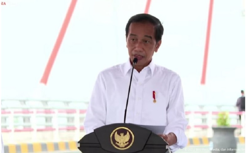 Minta Pemda Kerja Keras, Jokowi: Semoga 70 Persen Warga sudah Divaksin Akhir Tahun Ini