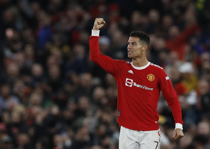 3 Hal Tak Masuk Akal yang Dilakukan Cristiano Ronaldo di Lapangan, Nomor 2 Juventus Jadi Korban