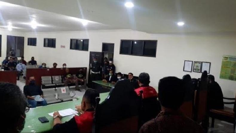 Bangun Dermaga Tanpa Izin, Wakil Wali Kota Bima Ferry Sofiyan Dituntut 1 Tahun Penjara