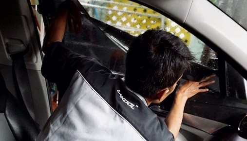 Tolak Panas Matahari, V-Kool Kembangkan Kaca Film Berlapis Emas untuk Mobil Mewah