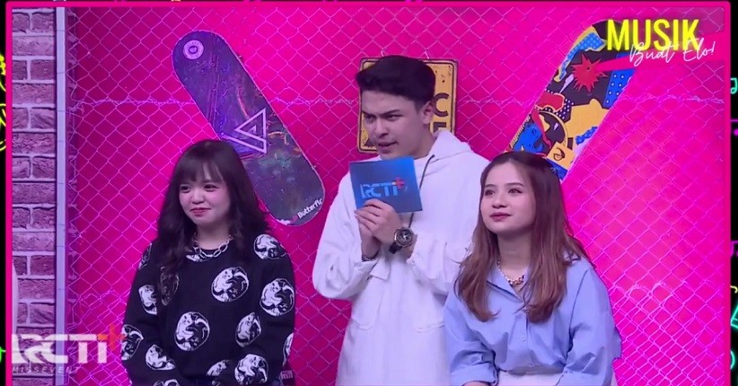 Asik Banget Anggi Marito dan Fitri Noviati Joget Pargoy Bareng Atap