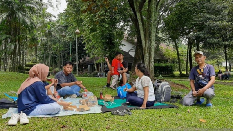Warga Jakarta Antusias Bisa Kembali Kunjungi Taman Margasatwa Ragunan
