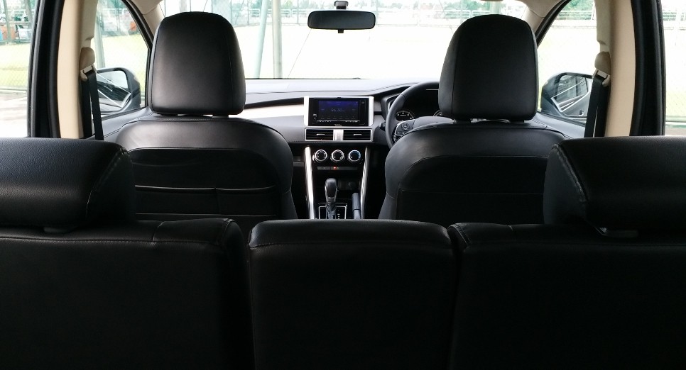 Cara Menghilangkan Bau Apek dalam Kabin Mobil di Musim Hujan, Ini yang Harus Dibuka