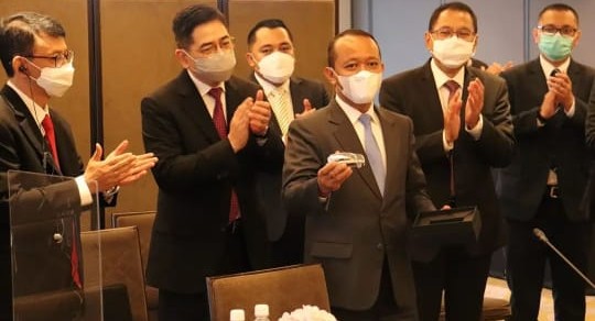 Tindak Lanjuti Investasi Baterai dan Kendaraan Listrik, Bahlil Temui Bos Foxconn di Taipei