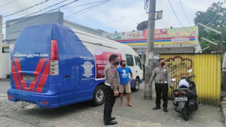 Polres Minahasa Selatan Gelar Vaksinasi Keliling di Pasar dan Pertokoan