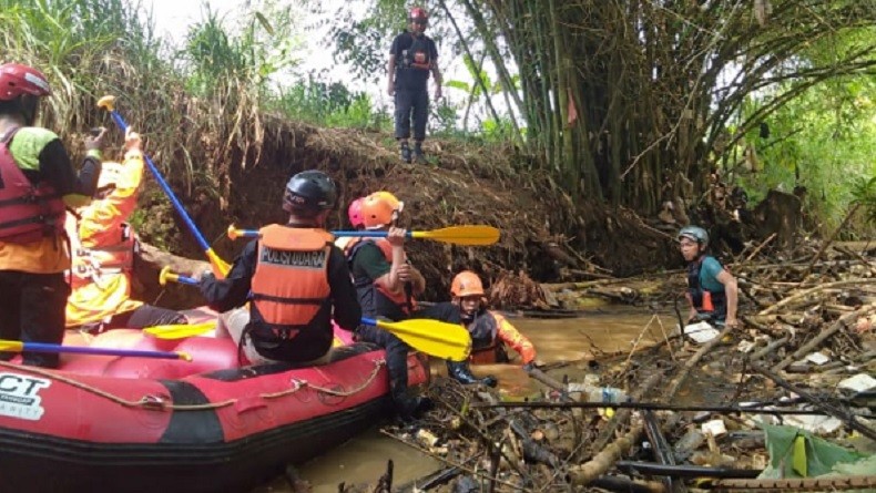 Terseret Aliran Kali Angke Tangsel, Bocah Perempuan Tewas Ditemukan 5 KM dari Titik Tenggelam