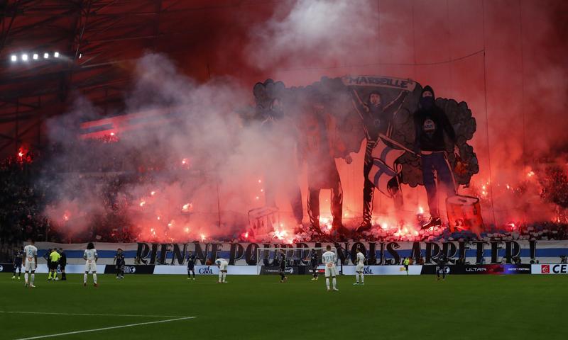Panas! PSG Vs Marseille Imbang: 2 Gol Dianulir, Satu Kartu Merah Plus Kerusuhan Suporter