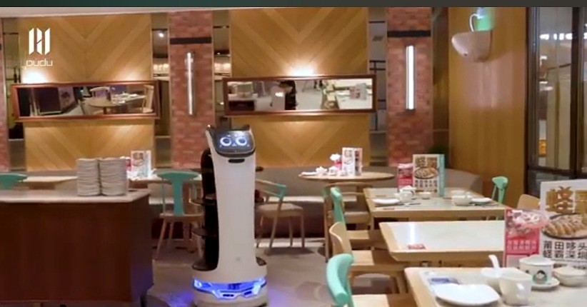 Lagi Tren Restoran Pikat Pengunjung Datang dengan Robot Pelayan