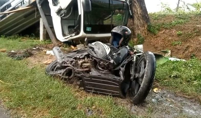 Truk Hantam Sepeda Motor di Jalur Pantura Demak, Pengendara Tewas