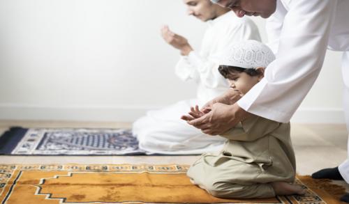 Doa Nabi Ibrahim Memohon Anak Sholeh Latin & Artinya Beserta 4 Cara Mendidik Anak