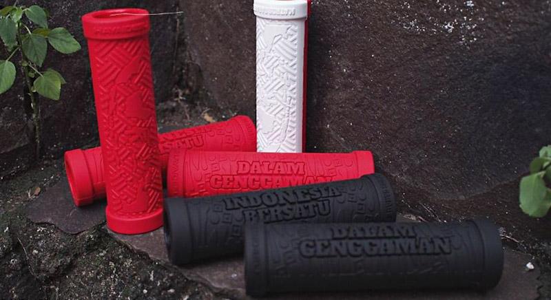 Unik, Hayaidesu dan Katros Garage Kolaborasi Bikin Handgrip Edisi Sumpah Pemuda 