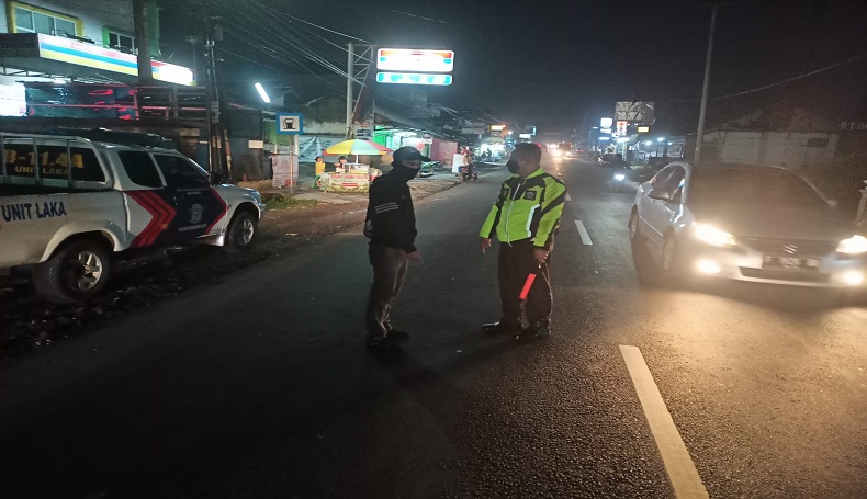 Pengendara Motor di Sukabumi Terpental, Tewas saat Dievakuasi ke Rumah Sakit