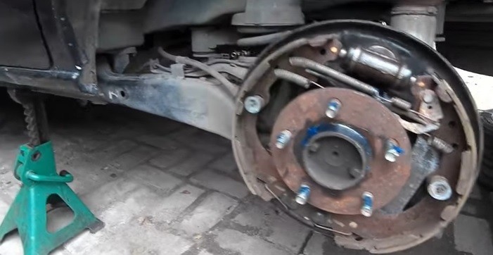 4 Penyebab Rem Mobil Terkunci, Begini Cara Mengatasinya