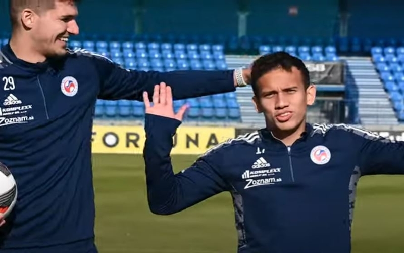 Adu Skill, Egy Maulana Vikri Hampir Kalahkan Kembarannya di FK Senica