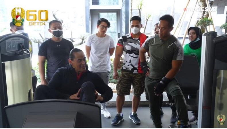 Olahraga Bareng KSAD Jenderal Andika Perkasa, Ade Rai Berbagi Tips Turunkan Berat Badan