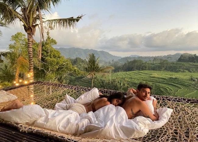 Vincent Verhaag Bagikan Foto Ciuman dengan Jessica Iskandar saat Honeymoon, Netizen Heboh