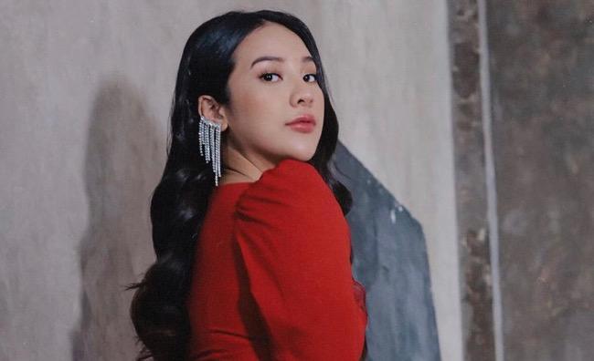 5 Potret Seksi Anya Geraldine, Seketika Bikin Netizen Jadi Gelisah