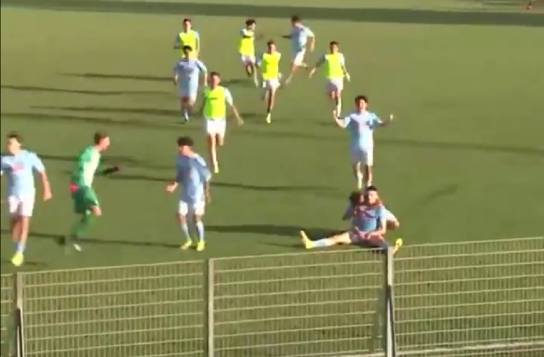 Bikin Geger Italia! Pemain Muda Napoli Ini Cetak Gol Tangan Tuhan Diego Maradona