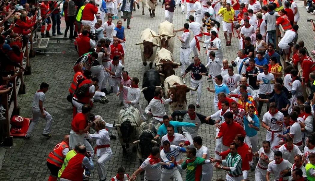 Pria Paruh Baya Tewas Kehabisan Darah usai Ditanduk Banteng dalam Festival di Spanyol