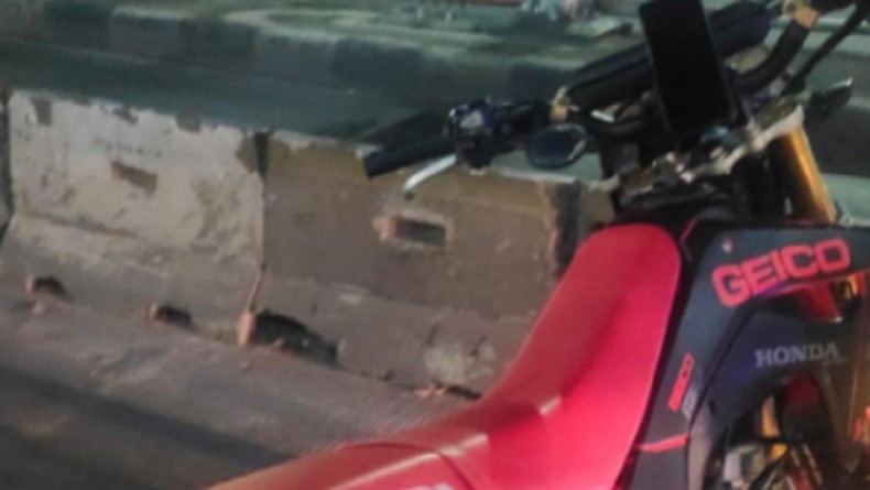 Pengendara Motor Tewas Tertabrak Truk di Jalan S Parman